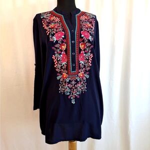 Luna Moon Anthropologie Embroidered Navy Henley Top - Size Medium NWT Boho